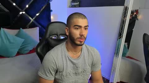 Snapshot of francobanderas1 chatting on 17, 12, 2025 FRANCO online show from 17, 12, 2025