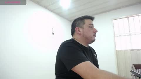 Snapshot of francoisroy chatting on 6, 5, 2026 Juan online show from 6, 5, 2026