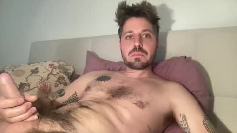 Snapshot of frankybiiig chatting on 20, 5, 2026 thegoodandbiiig online show from 20, 5, 2026