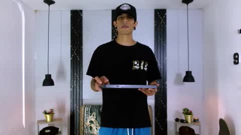 Snapshot of franvill_trato chatting on 25, 2, 2026 Franvill trato online show from 25, 2, 2026