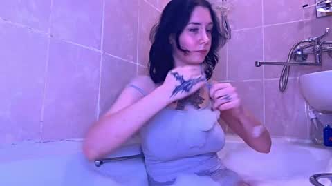 Snapshot of frau_basted chatting on 18, 12, 2024 mistress Bastet and  mintcola online show from 18, 12, 2024