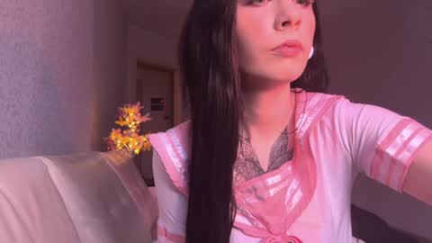 Snapshot of frau_basted chatting on 7, 1, 2025 mistress Bastet and  mintcola online show from 7, 1, 2025