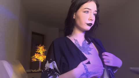 Snapshot of frau_basted chatting on 16, 1, 2025 mistress Bastet and  mintcola online show from 16, 1, 2025