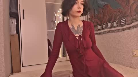 Snapshot of frau_basted chatting on 19, 10, 2025 mistress Bastet and  mintcola online show from 19, 10, 2025