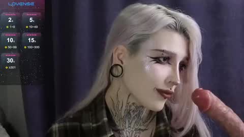 Snapshot of fraulein_mooon chatting on 9, 12, 2024 Asya UwU online show from 9, 12, 2024