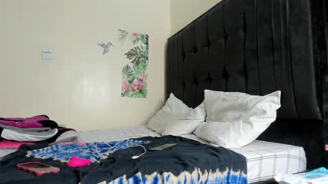 Snapshot of freaky_bad_girl chatting on 24, 2, 2025 Sandra online show from 24, 2, 2025