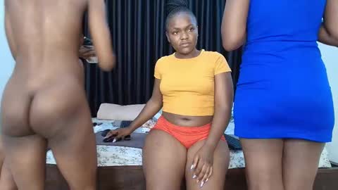 Snapshot of freaky_bunnies chatting on 20, 2, 2026 freaky_bunnies online show from 20, 2, 2026