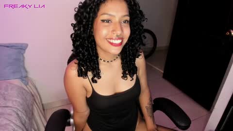 Lia Gomez online show from 28, 1, 2025