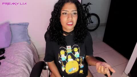 Lia Gomez online show from 28, 1, 2025