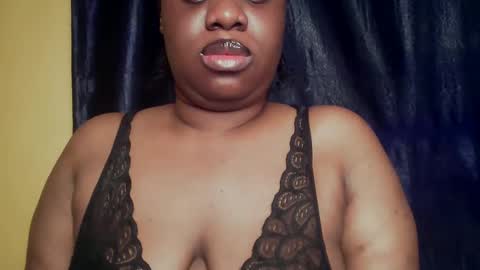 Snapshot of freaky_slut5 chatting on 24, 5, 2026 freaky slut5 online show from 24, 5, 2026