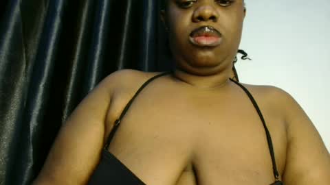 Snapshot of freaky_slut5 chatting on 1, 7, 2026 freaky slut5 online show from 1, 7, 2026