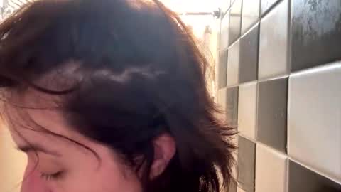 Snapshot of freethebirdclouds chatting on 10, 9, 2025 freethebirdclouds online show from 10, 9, 2025