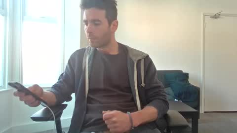 Snapshot of frenchbdmaninlondon chatting on 27, 4, 2026 Horny Paul online show from 27, 4, 2026