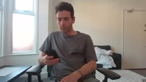 Snapshot of frenchbdmaninlondon chatting on 26, 5, 2026 Horny Paul online show from 26, 5, 2026