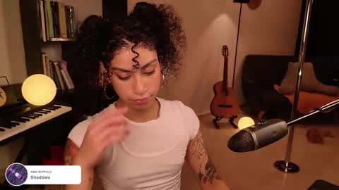 Snapshot of fresatanica chatting on 11, 10, 2025 Vale online show from 11, 10, 2025