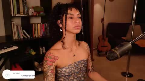 Snapshot of fresatanica chatting on 14, 10, 2025 Vale online show from 14, 10, 2025