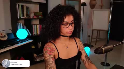 Snapshot of fresatanica chatting on 19, 10, 2025 Vale online show from 19, 10, 2025