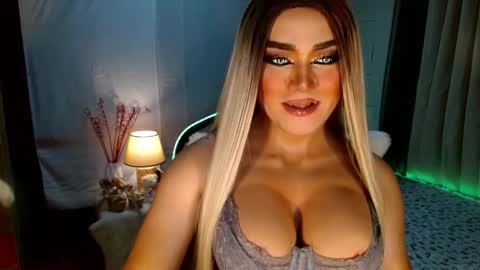 Miss Frea  online show from 14, 10, 2025