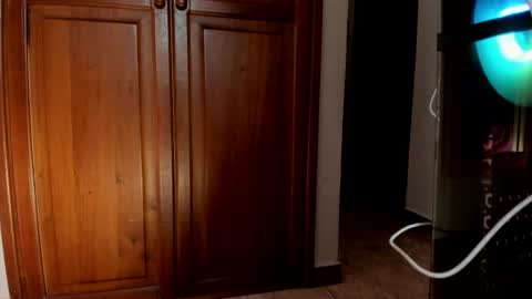 Freya Cameron online show from 7, 4, 2026