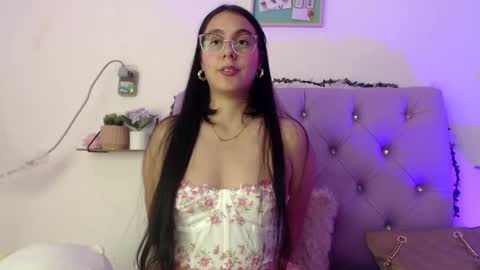 Snapshot of freyja_01 chatting on 4, 3, 2025 Freyja online show from 4, 3, 2025