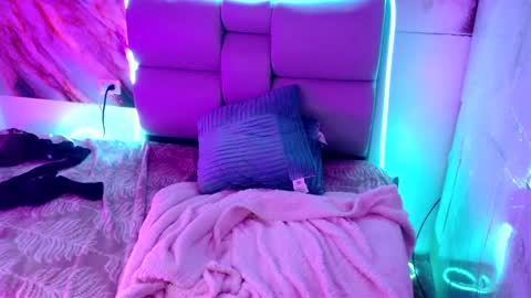 Snapshot of freyja_01 chatting on 10, 3, 2025 Freyja online show from 10, 3, 2025