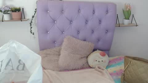 Snapshot of freyja_01 chatting on 8, 9, 2025 Freyja online show from 8, 9, 2025