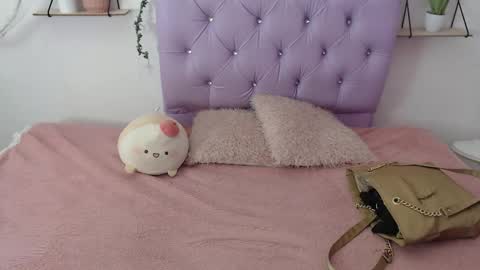 Snapshot of freyja_01 chatting on 14, 9, 2025 Freyja online show from 14, 9, 2025