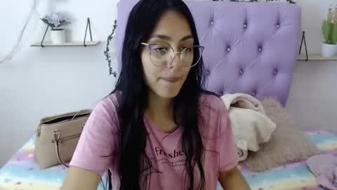 Snapshot of freyja_01 chatting on 5, 11, 2025 Freyja online show from 5, 11, 2025