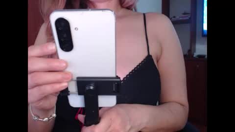 Snapshot of freyjashine_x chatting on 7, 5, 2026 FREYJA LOREN online show from 7, 5, 2026