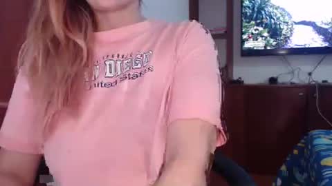 Snapshot of freyjashine_x chatting on 15, 5, 2026 FREYJA LOREN online show from 15, 5, 2026