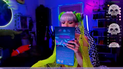 Frida A boost to fortune for the one who gives a thumbs up and a bonus lucky for those who support me by joining the fanclub online show from 12, 11, 2025