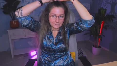 Snapshot of fridatander chatting on 20, 12, 2024 Frida Tander online show from 20, 12, 2024