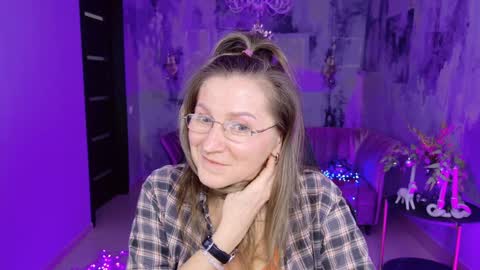 Snapshot of fridatander chatting on 2, 1, 2025 Frida Tander online show from 2, 1, 2025