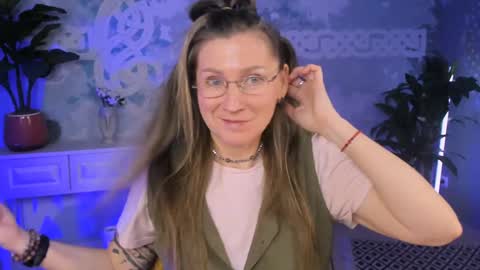 Snapshot of fridatander chatting on 7, 2, 2025 Frida Tander online show from 7, 2, 2025