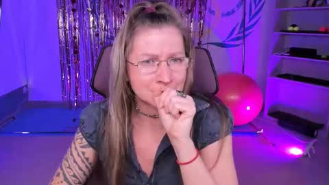 Snapshot of fridatander chatting on 20, 2, 2025 Frida Tander online show from 20, 2, 2025