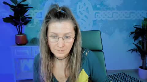 Snapshot of fridatander chatting on 6, 3, 2025 Frida Tander online show from 6, 3, 2025