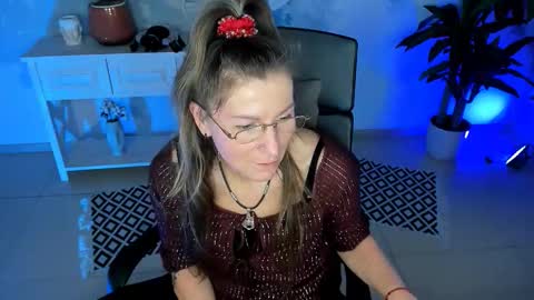 Frida Tander online show from 30, 11, 2025