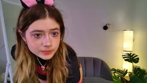 Snapshot of frie_moorr chatting on 28, 6, 2026 Frie online show from 28, 6, 2026