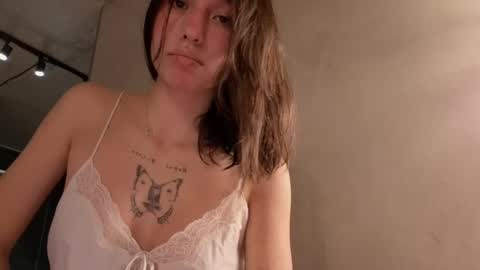 Snapshot of friend_foryou chatting on 4, 3, 2025 Lina online show from 4, 3, 2025