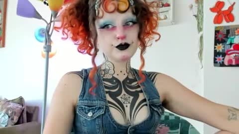 Snapshot of friskyflowers chatting on 28, 5, 2026 cherry online show from 28, 5, 2026