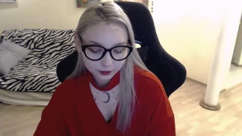 Snapshot of fromsun_forsoul chatting on 6, 12, 2024 Lilith online show from 6, 12, 2024