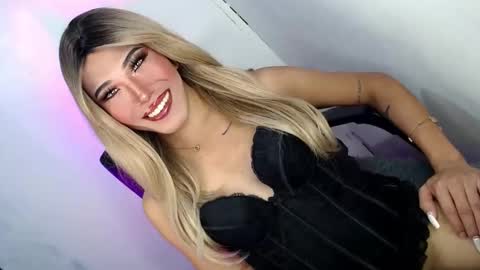 Snapshot of fuckerjenny8 chatting on 29, 4, 2026 sweetyJENNY online show from 29, 4, 2026