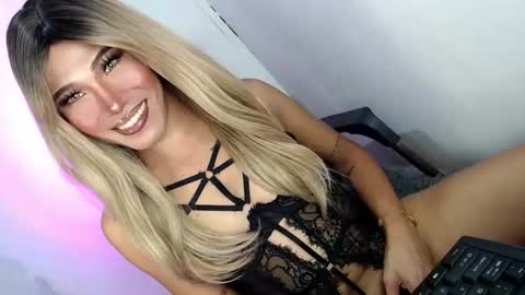 Snapshot of fuckerjenny8 chatting on 7, 5, 2026 sweetyJENNY online show from 7, 5, 2026