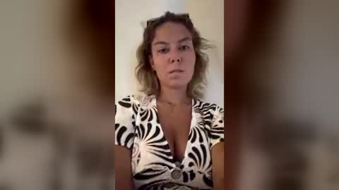Snapshot of fuckhard4you chatting on 19, 7, 2026 La online show from 19, 7, 2026