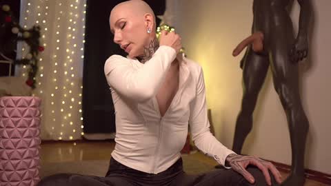 Snapshot of fuckingtoy_ chatting on 14, 12, 2024 Eva         all my links   online show from 14, 12, 2024