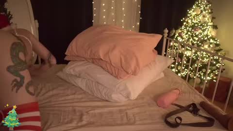 Snapshot of fuckingtoy_ chatting on 29, 12, 2024 Eva         all my links   online show from 29, 12, 2024