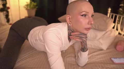 Snapshot of fuckingtoy_ chatting on 25, 1, 2025 Eva         all my links   online show from 25, 1, 2025