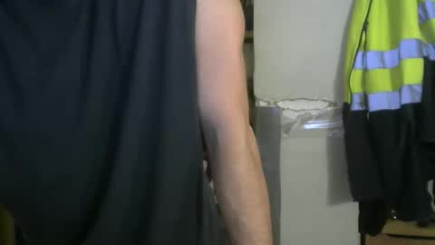 Snapshot of fuerte440 chatting on 20, 10, 2025 fuerte440 online show from 20, 10, 2025