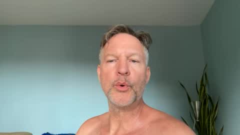 Snapshot of fuertecock chatting on 19, 6, 2026 Gregorio online show from 19, 6, 2026
