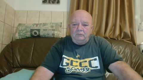 Snapshot of fullballs6 chatting on 11, 10, 2025 fullballs6 online show from 11, 10, 2025